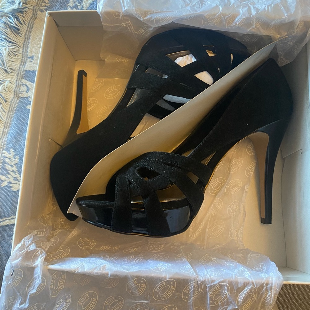 NIB Black Steve Madden Loyall pumps size 9